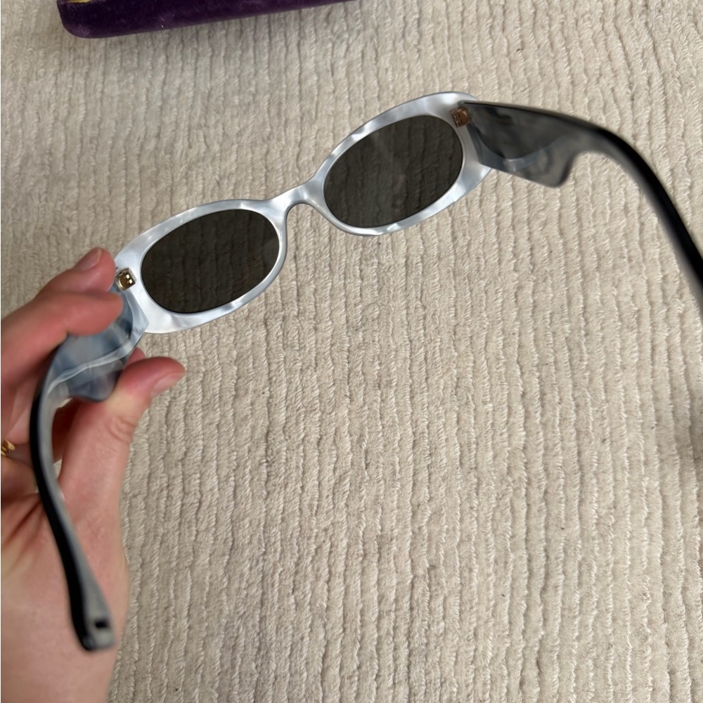 Gucci GG0517S Oval Sunglasses - Picture 5 of 7